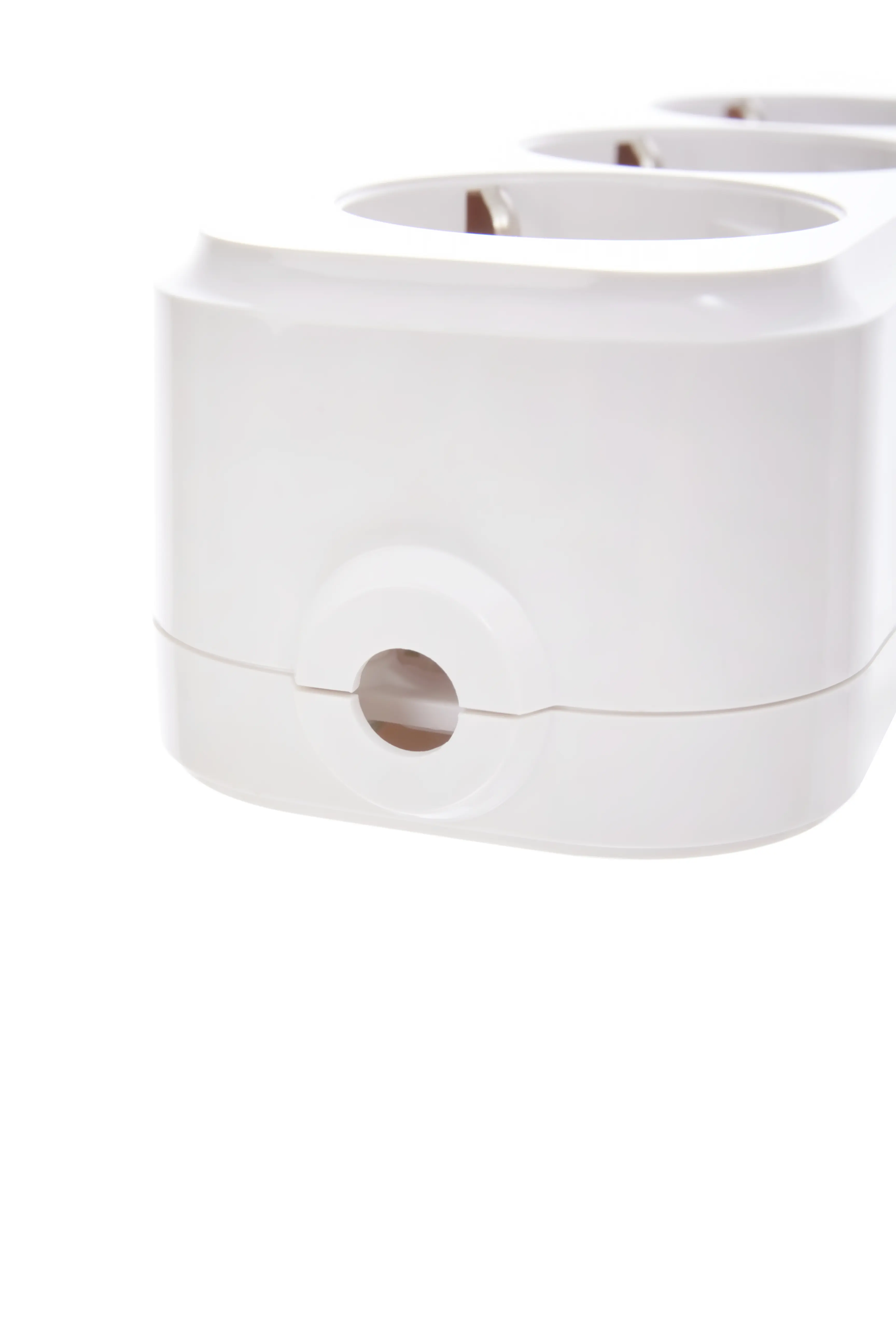 Розетка переносная разборная с заземлением К03 3 места CLASSIC IEK Розетка переносная разборная с заземлением К03 3 места CLASSIC IEK