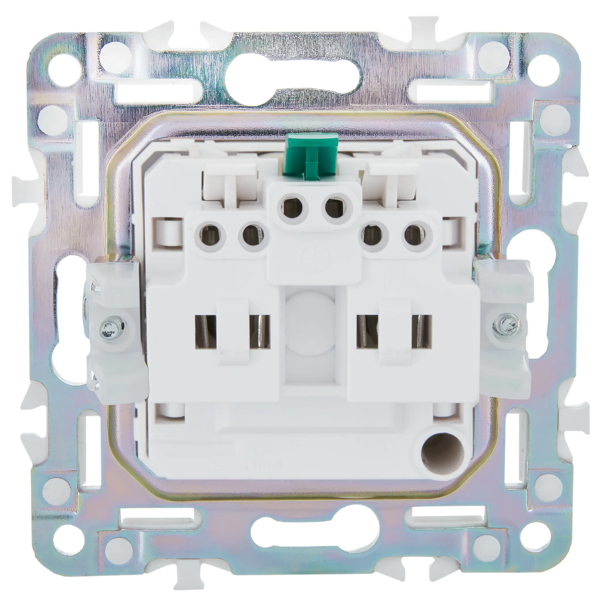 SKANDY Розетка с заземлением с защитными шторками 16А безвинтовое крепление SK-R06S серебряный IEK SKANDY Розетка с заземлением с защитными шторками 16А безвинтовое крепление SK-R06S серебряный IEK